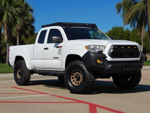 2018 Toyota Tacoma SR