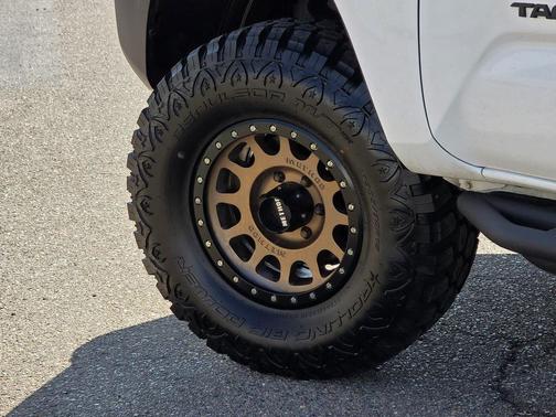 2018 Toyota Tacoma SR