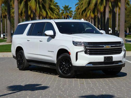 2024 Chevrolet Suburban LT