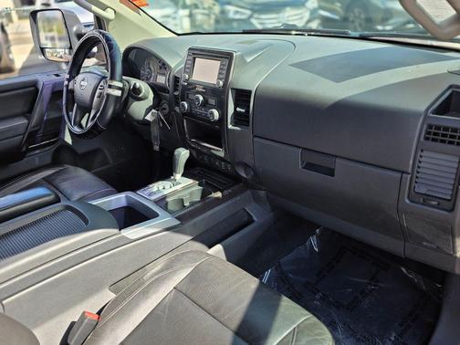 2014 Nissan Titan SL