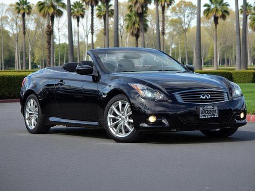 2014 INFINITI Q60 Base