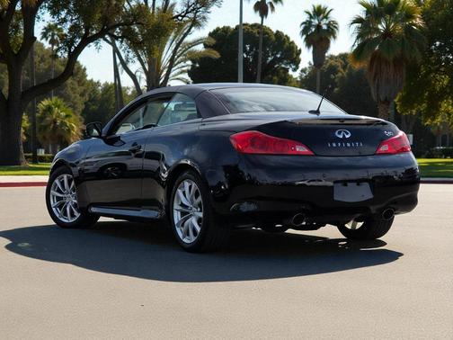 2014 INFINITI Q60 Base