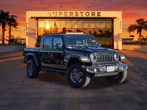 Black Clearcoat 2026 Jeep Gladiator Mojave 4x4