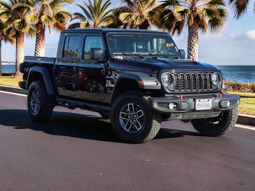 Black Clearcoat 2026 Jeep Gladiator Mojave 4x4
