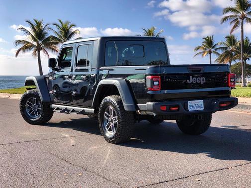 Black Clearcoat 2026 Jeep Gladiator Mojave 4x4