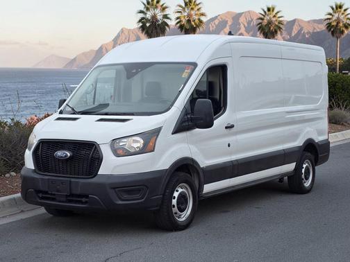 Oxford White 2022 Ford Transit-250 Base