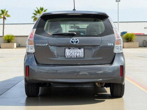 2014 Toyota Prius v Three