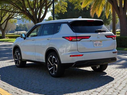 2022 Mitsubishi Outlander ES 2.5 2WD