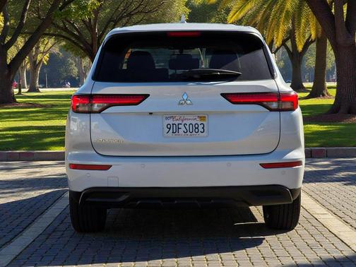 2022 Mitsubishi Outlander ES 2.5 2WD