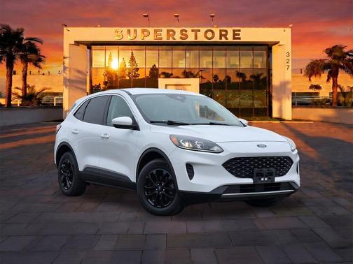 Oxford White 2020 Ford Escape SE