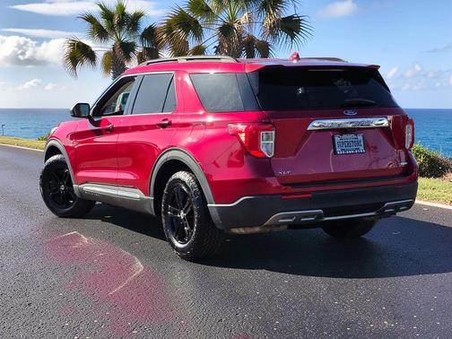 Rapid Red Metallic Tinted Clearcoat 2020 Ford Explorer XLT