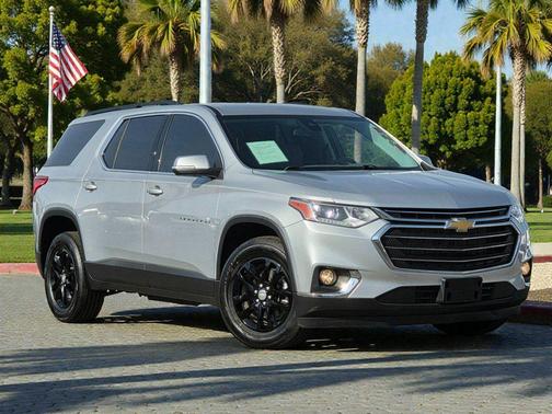 2021 Chevrolet Traverse LT Cloth