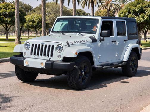 Bright White Clearcoat 2016 Jeep Wrangler Unlimited Sahara