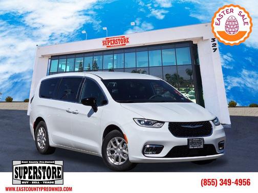 Bright White Clearcoat 2026 Chrysler Pacifica L