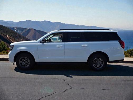 Oxford White 2026 Ford Expedition Max Active 4x4