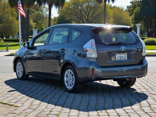 2013 Toyota Prius v Three