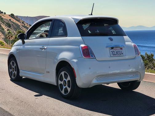 Bianco Perla (Pearl White Tri-Coat) 2013 FIAT 500e Battery Electric