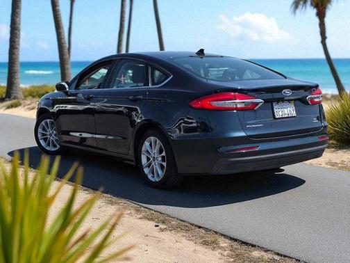 2020 Ford Fusion Hybrid SE