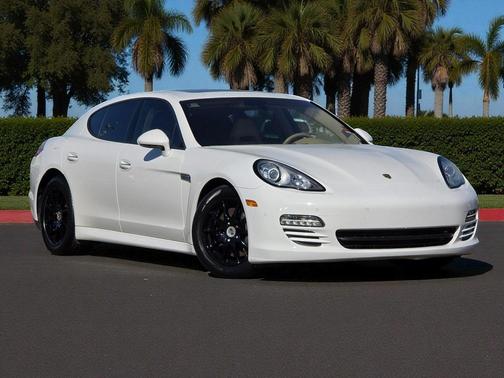 2011 Porsche Panamera 4