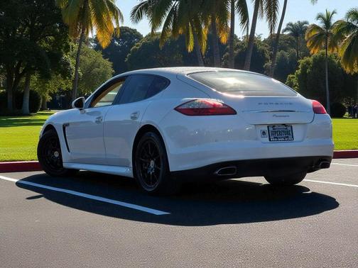 2011 Porsche Panamera 4