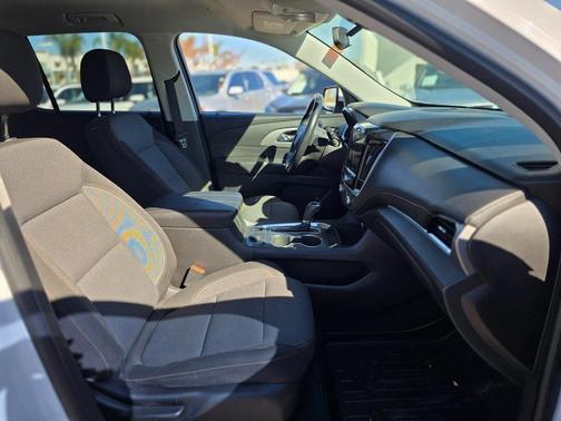 2018 Chevrolet Traverse LT Cloth