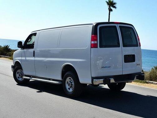 2023 GMC Savana 2500 Work Van