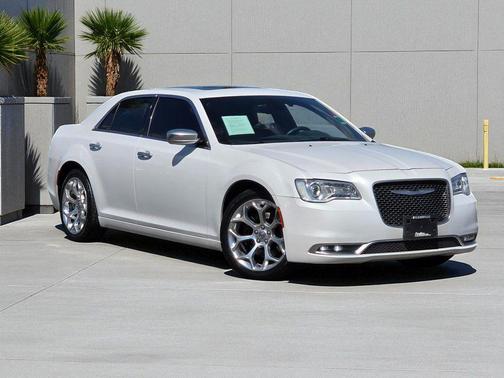 Ivory Tri-Coat Pearl 2016 Chrysler 300C Platinum