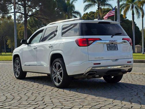 2018 GMC Acadia Denali