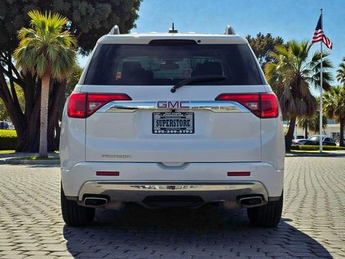 2018 GMC Acadia Denali