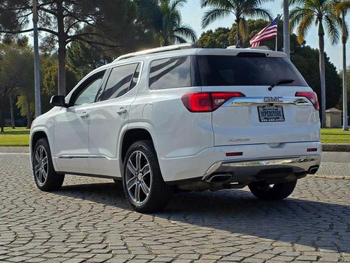 2018 GMC Acadia Denali