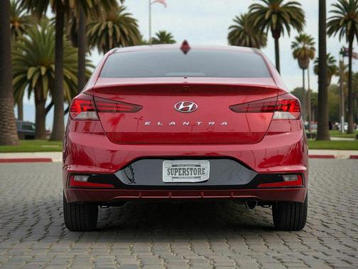 2020 Hyundai ELANTRA SEL