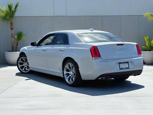 2016 Chrysler 300C Platinum