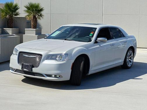 2016 Chrysler 300C Platinum