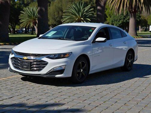 2022 Chevrolet Malibu FWD LT