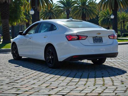 2022 Chevrolet Malibu FWD LT