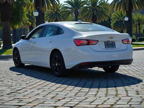 2022 Chevrolet Malibu FWD LT