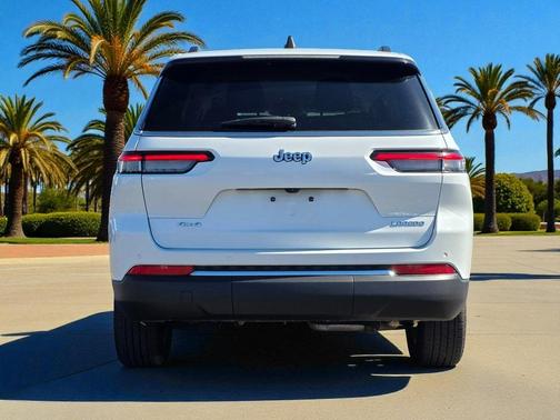 2023 Jeep Grand Cherokee L Laredo