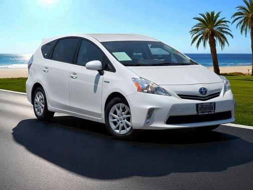 2013 Toyota Prius v Five
