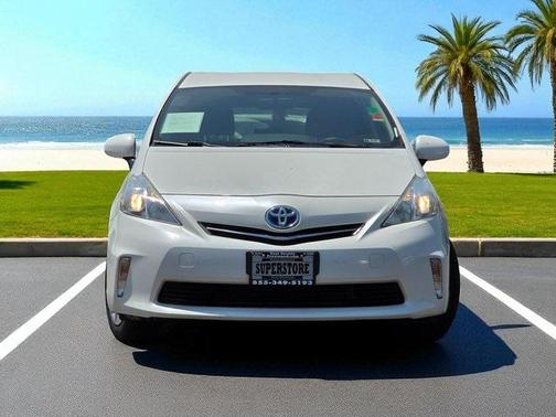 2013 Toyota Prius v Five