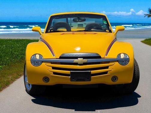 2005 Chevrolet SSR Base