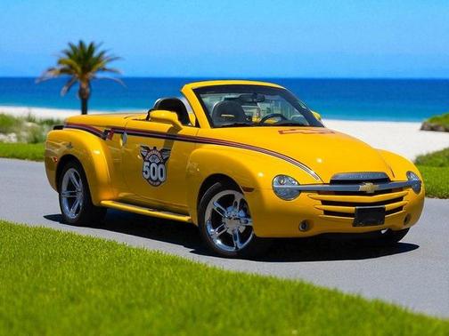 2005 Chevrolet SSR Base