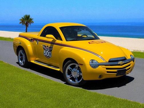 2005 Chevrolet SSR Base