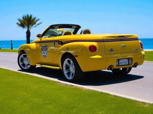 2005 Chevrolet SSR Base