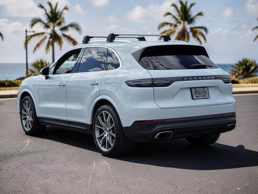 Carrara White Metallic 2022 Porsche Cayenne Cayenne E-Hybrid