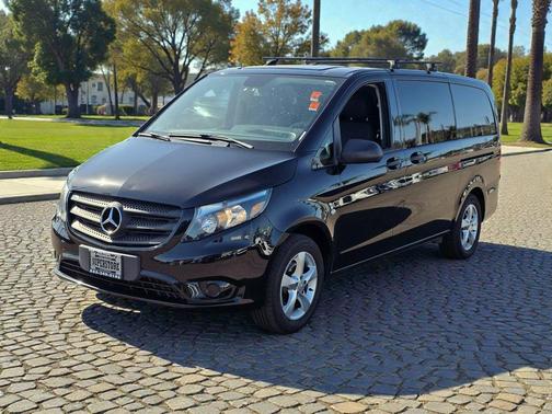 2017 Mercedes-Benz Metris Base