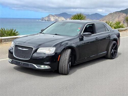 2017 Chrysler 300C Base