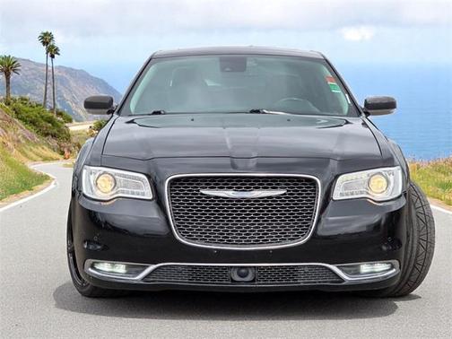 2017 Chrysler 300C Base