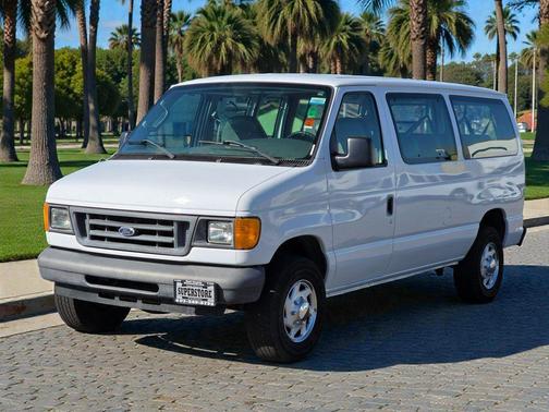 2007 Ford E350 Super Duty XL Wagon