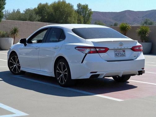 2018 Toyota Camry SE