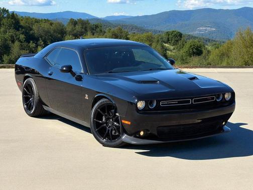 2016 Dodge Challenger R/T Scat Pack